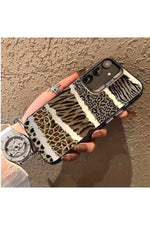 Load image into Gallery viewer, Samsung Galaxy S23 Fe Uyumlu Kılıf Leopar Desenli Kahverengi Çizgili Metalik Tuşlu Kamera Çıkıntılı