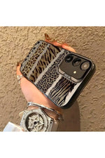 Load image into Gallery viewer, Samsung Galaxy S21 Fe Uyumlu Kılıf Leopar Desenli Kahverengi Çizgili Metalik Tuşlu Kamera Çıkıntılı