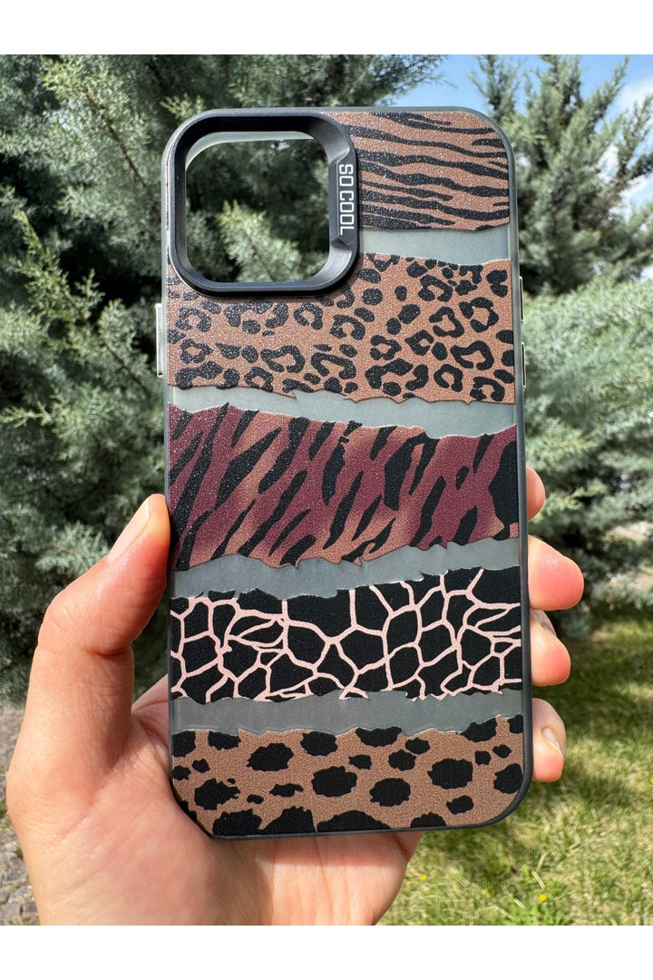 iPhone 13/14 Uyumlu Kılıf Leopar Desenli Kahverengi Çizgili Metalik Tuşlu Kamera Kenar Çıkıntılı