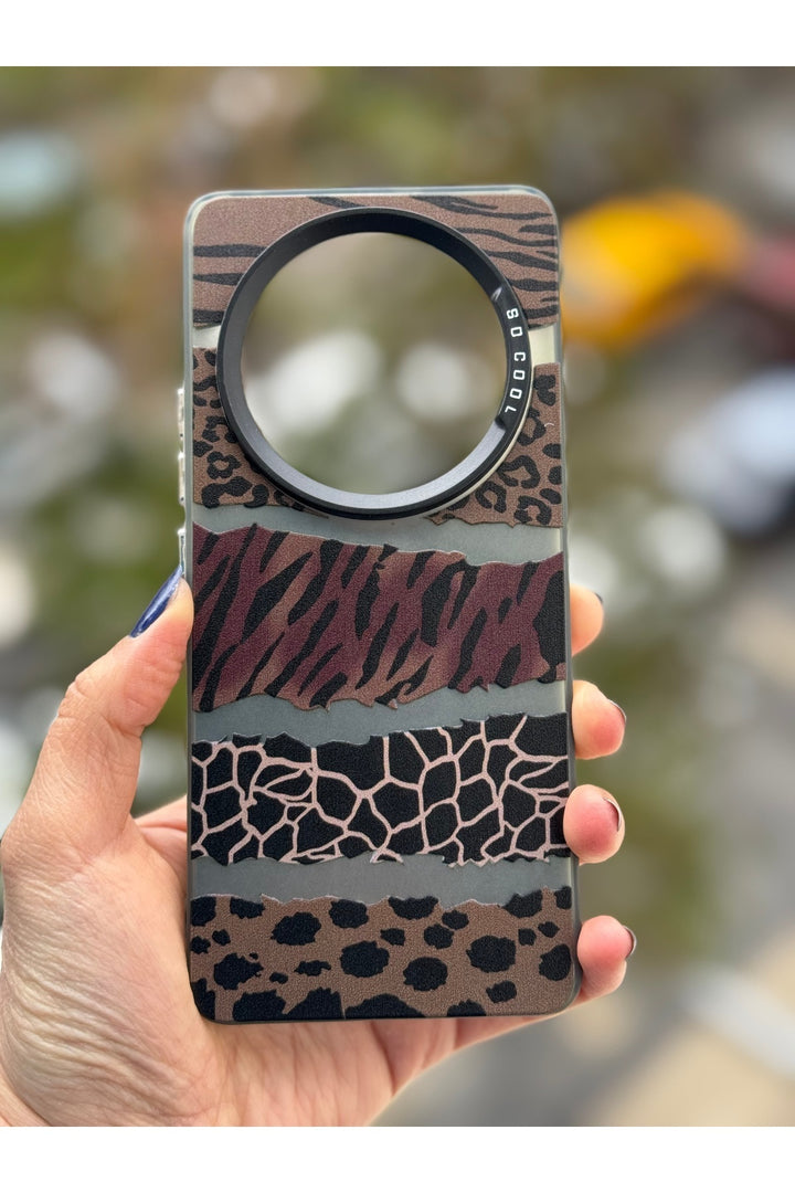 Realme 12 Pro Plus Uyumlu Kılıf Leopar Desenli Kahverengi Çizgili Metalik Tuşlu Kamera Çıkıntılı