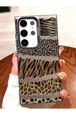 Load image into Gallery viewer, Samsung Galaxy S23 Ultra Uyumlu Kılıf Leopar Desenli Kahverengi Çizgili Metalik Tuşlu Kamera Çıkıntı
