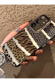 Samsung Galaxy S23 Ultra Uyumlu Kılıf Leopar Desenli Kahverengi Çizgili Metalik Tuşlu Kamera Çıkıntı